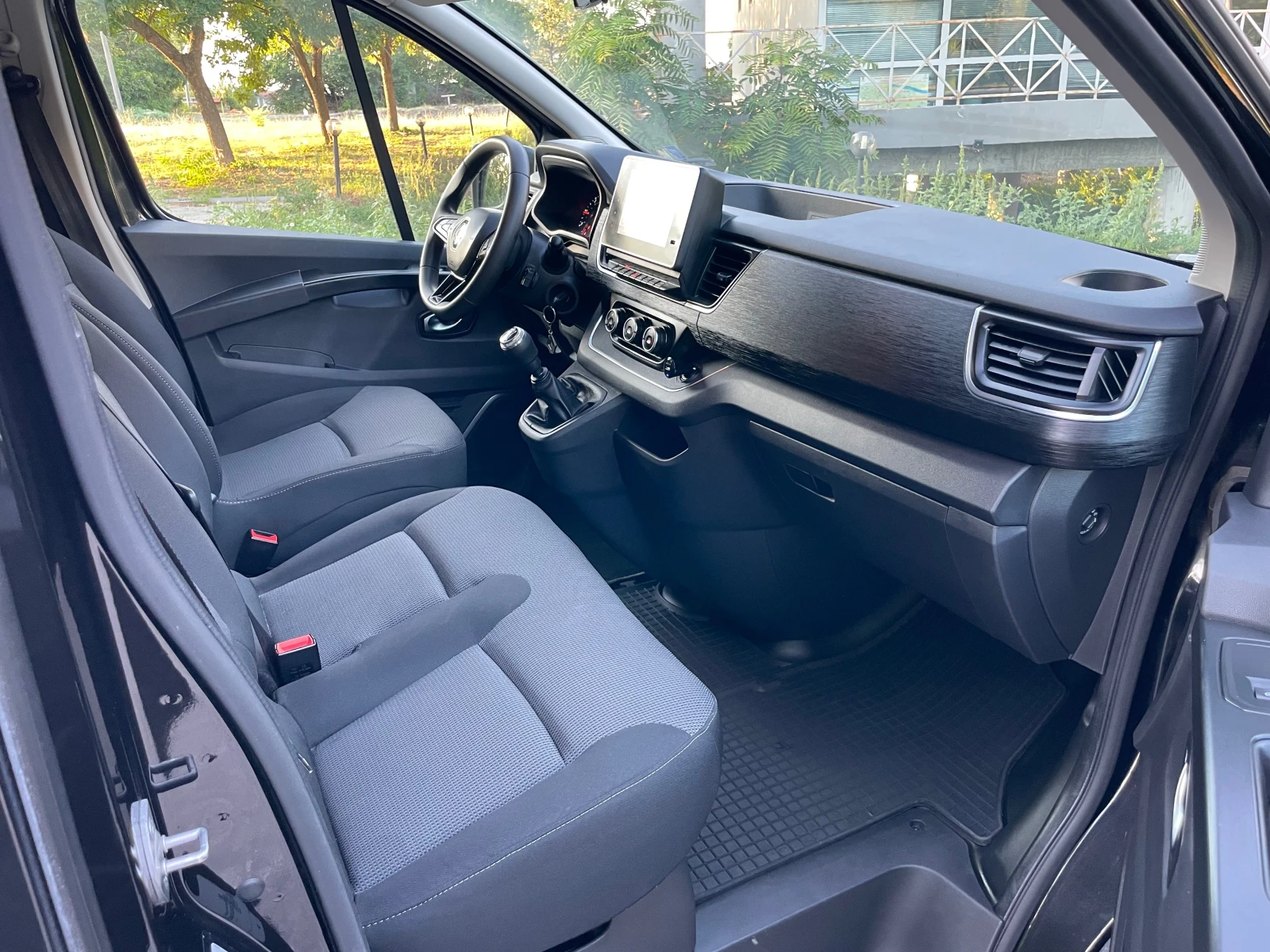 Renault Trafic 2.0DCI* 150к.с* 2021год.-LED* NAVI*  - изображение 8