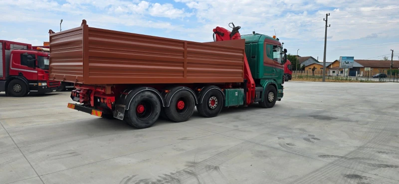 Scania R 164 Самосвал с кран 8x2, снимка 6 - Камиони - 52365999