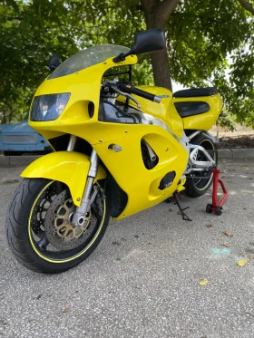 Suzuki Gsxr Srad 750, снимка 2