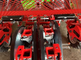 Специализирани машини Разсадопосадъчни машини Разсадо-Посадъчна Машина Checchi&Magli модел Wolf , снимка 3