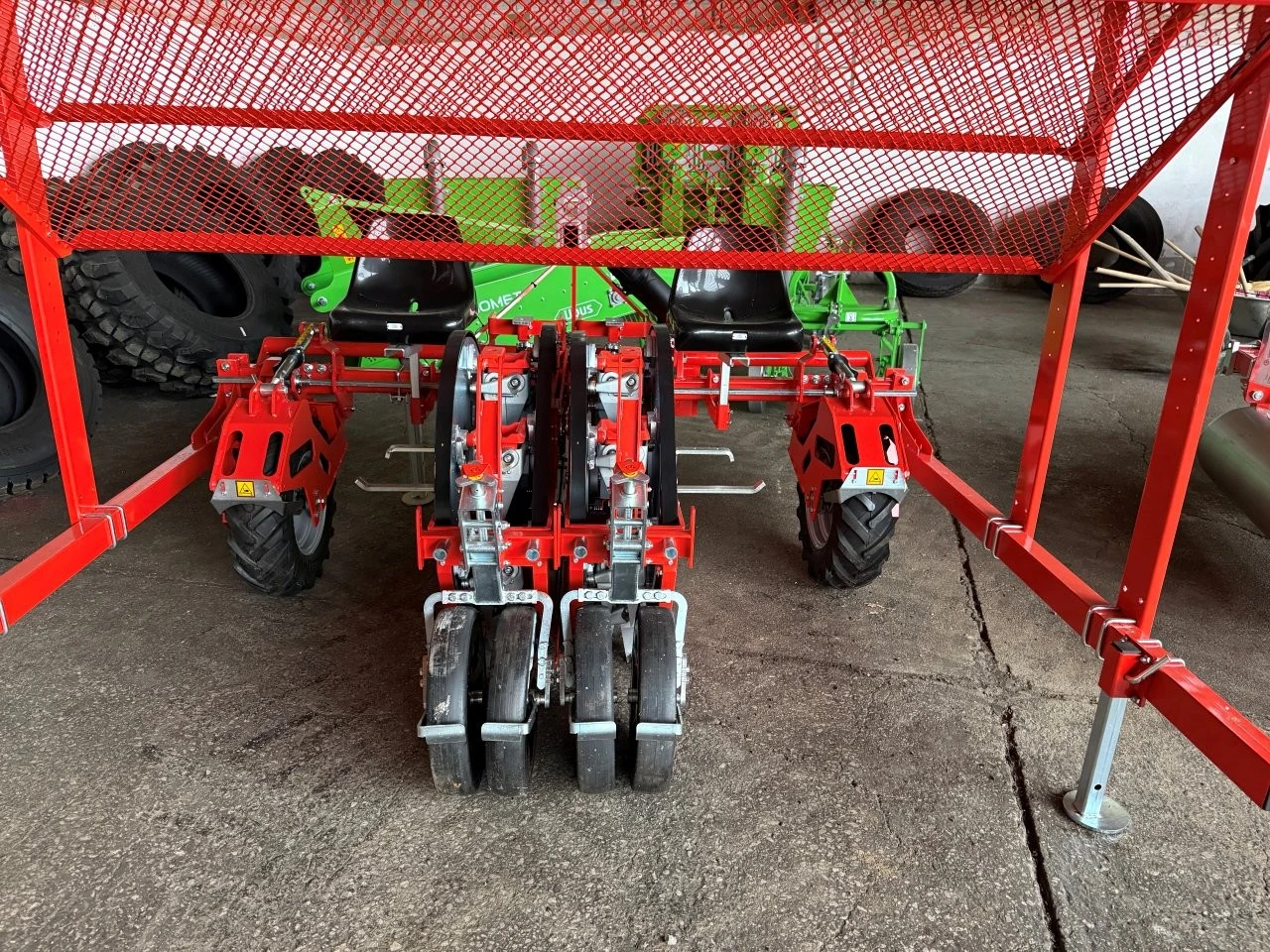 Специализирани машини Разсадопосадъчни машини Разсадо-Посадъчна Машина Checchi&Magli модел Wolf  - изображение 2