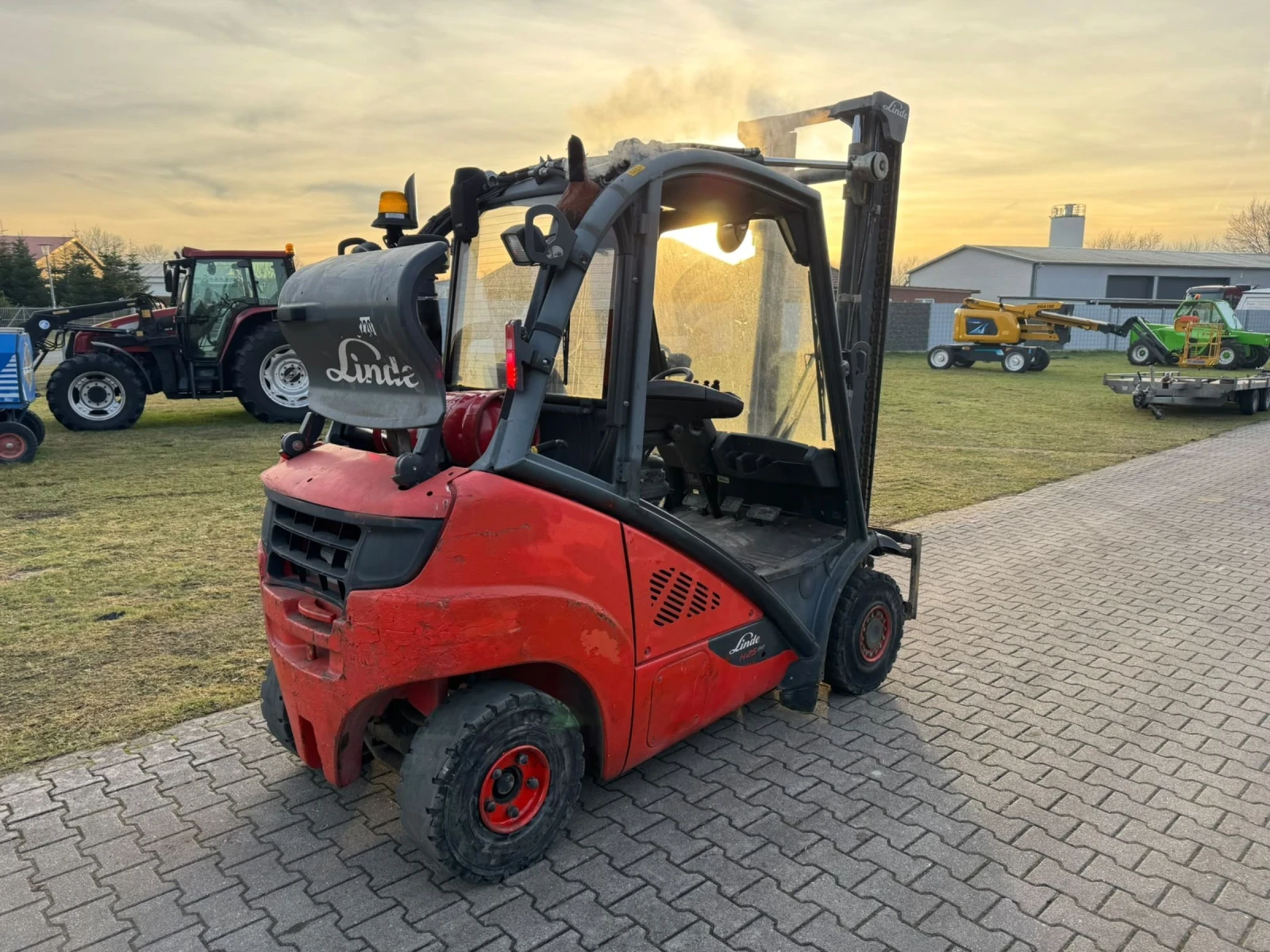 Мотокар Linde H25, снимка 3 - Индустриална техника - 54828444