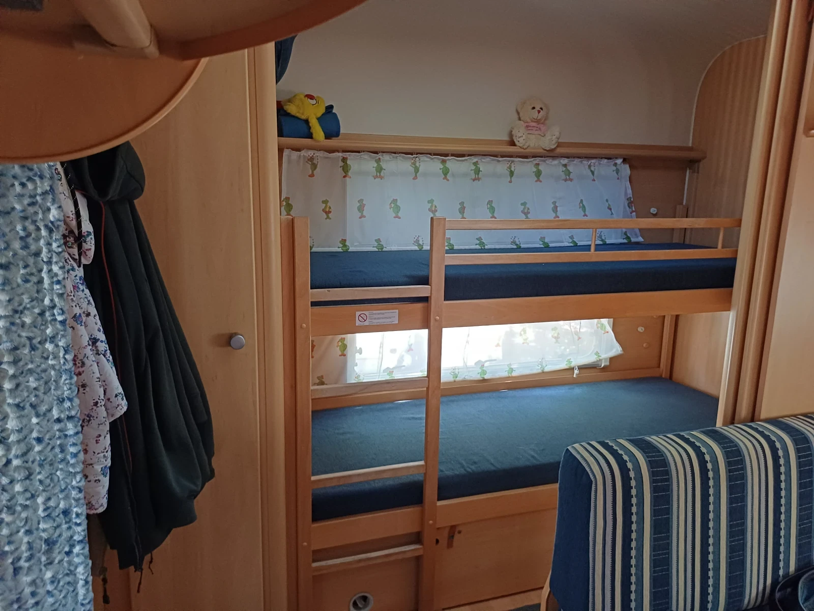 Каравана Dethleffs 560SK Camper, снимка 13 - Каравани и кемпери - 54691028