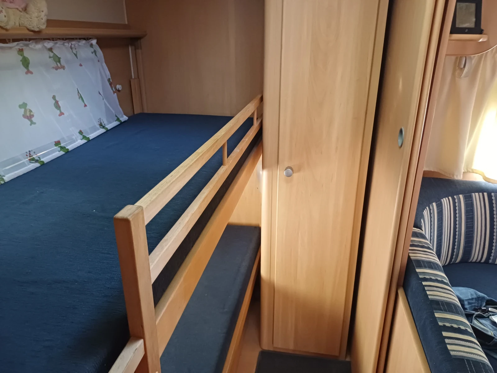 Каравана Dethleffs 560SK Camper, снимка 15 - Каравани и кемпери - 54691028