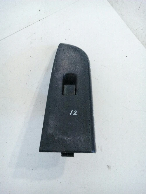 Копче ел.стъкло предно дясно Субару Импреза