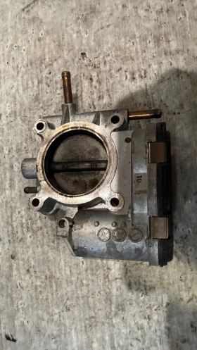Дроселова Клапа за Mercedes C - A1111410225 / 0280750067, снимка 2 - Части - 53025971