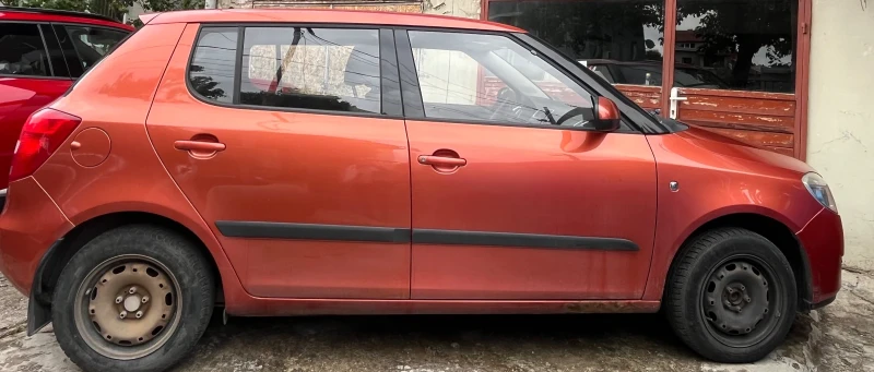 Skoda Fabia, снимка 5 - Автомобили и джипове - 52356908