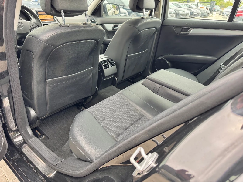 Mercedes-Benz C 230 i Avantgarde , снимка 13 - Автомобили и джипове - 52060129