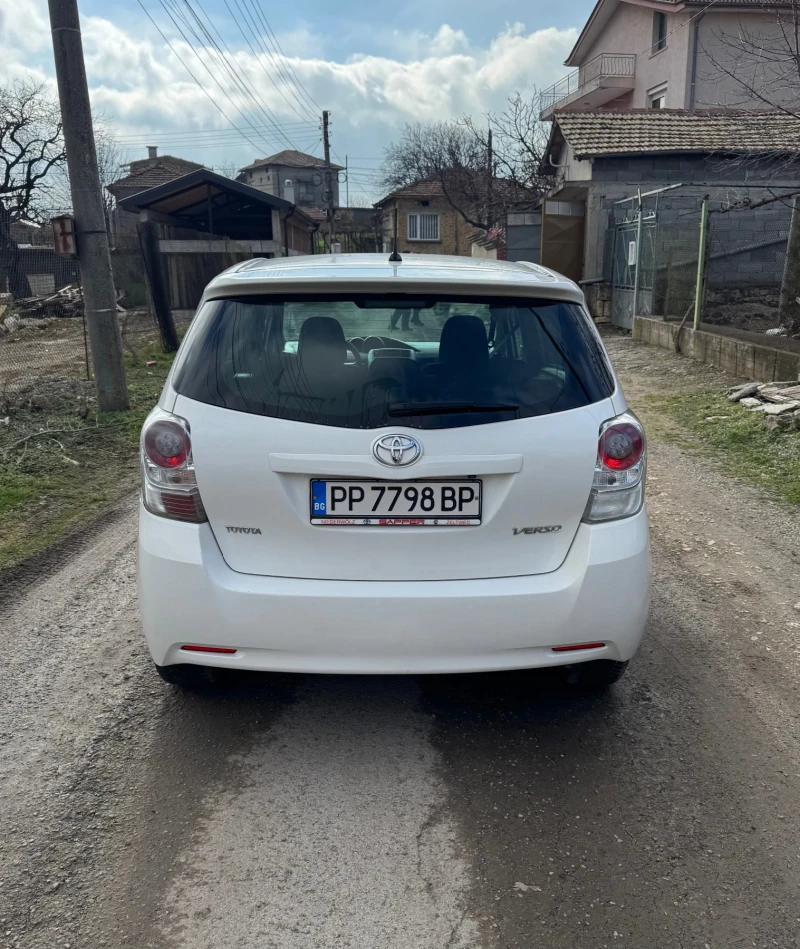 Toyota Verso 2.0 D4D, снимка 6 - Автомобили и джипове - 53414943