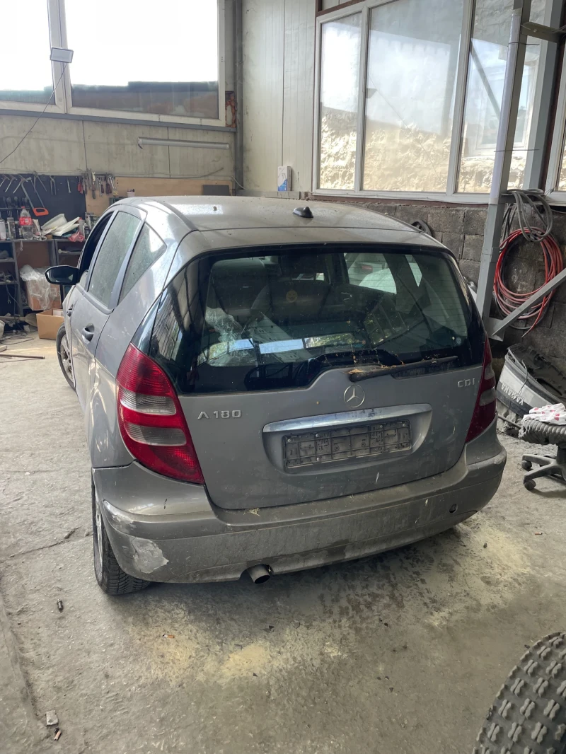 Mercedes-Benz A 180 2.0, снимка 4 - Автомобили и джипове - 53450757