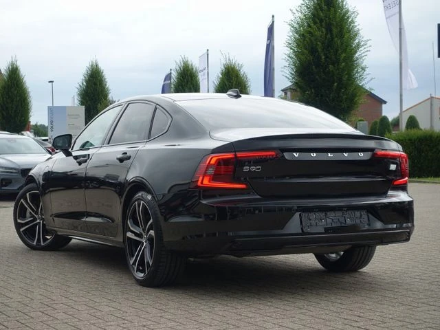 Volvo S90  Recharge Ultimate T8 AWD - изображение 2