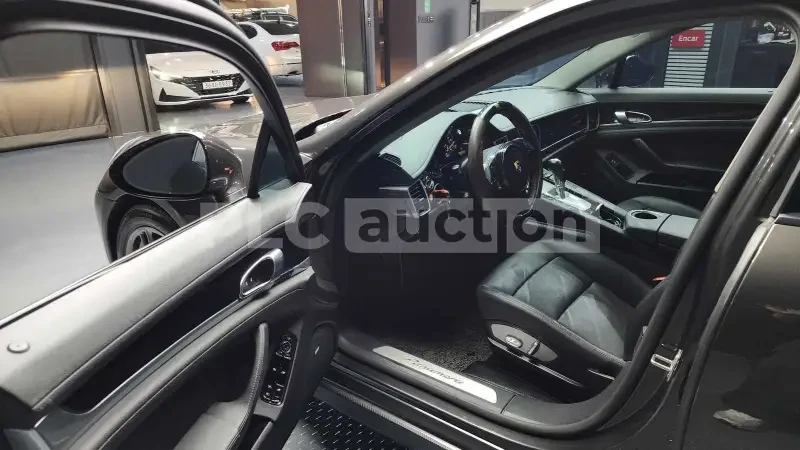 Porsche Panamera 360/BOSE/ОБДУХВАНЕ/ЦЕНА ДО БЪЛГАРИЯ, снимка 10 - Автомобили и джипове - 55431487