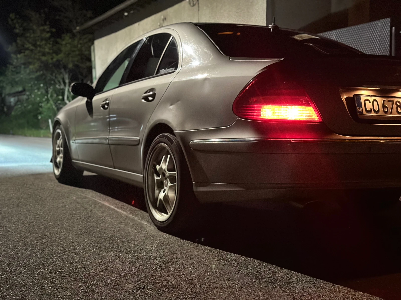 Mercedes-Benz E 320  - изображение 4