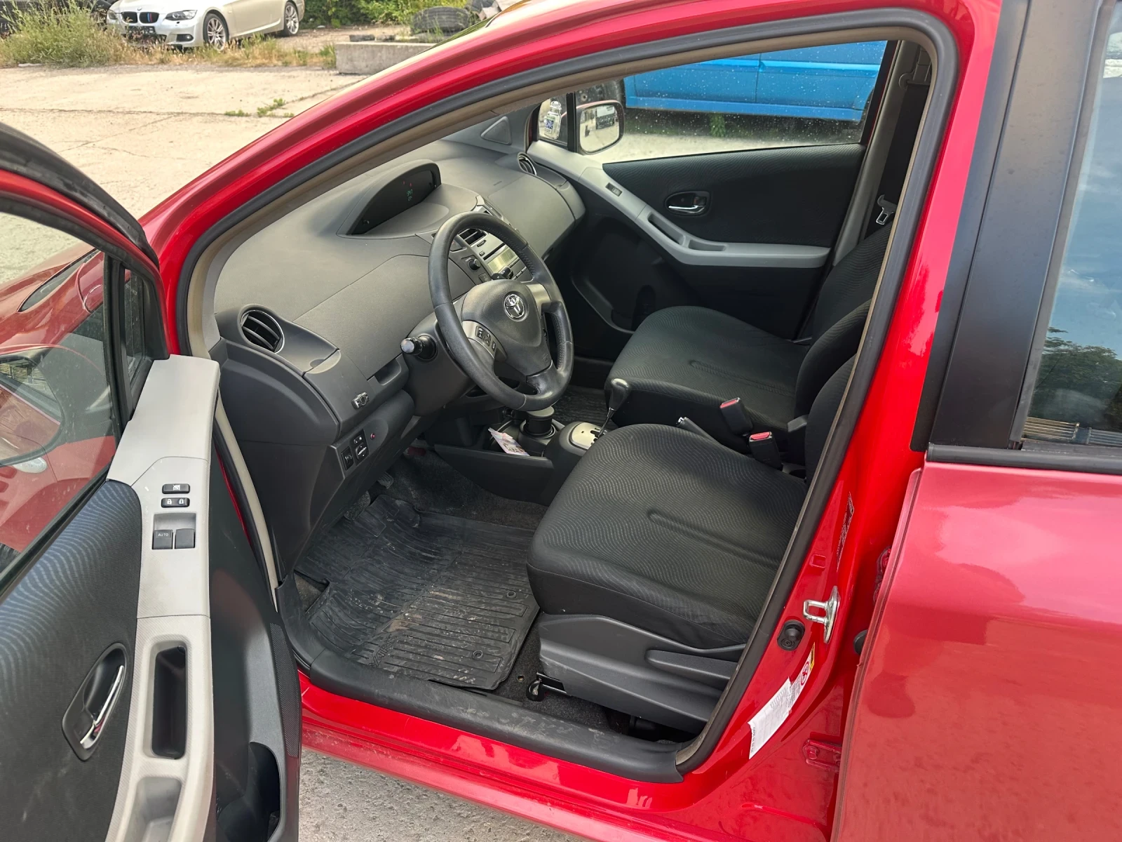 Toyota Yaris 1.3 бензин 6 Скорости - изображение 10