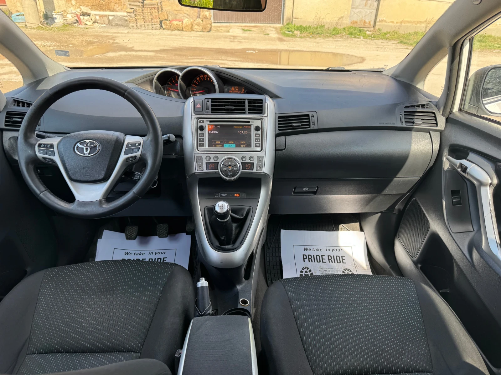 Toyota Verso 2.0 D4D, снимка 7 - Автомобили и джипове - 53414943