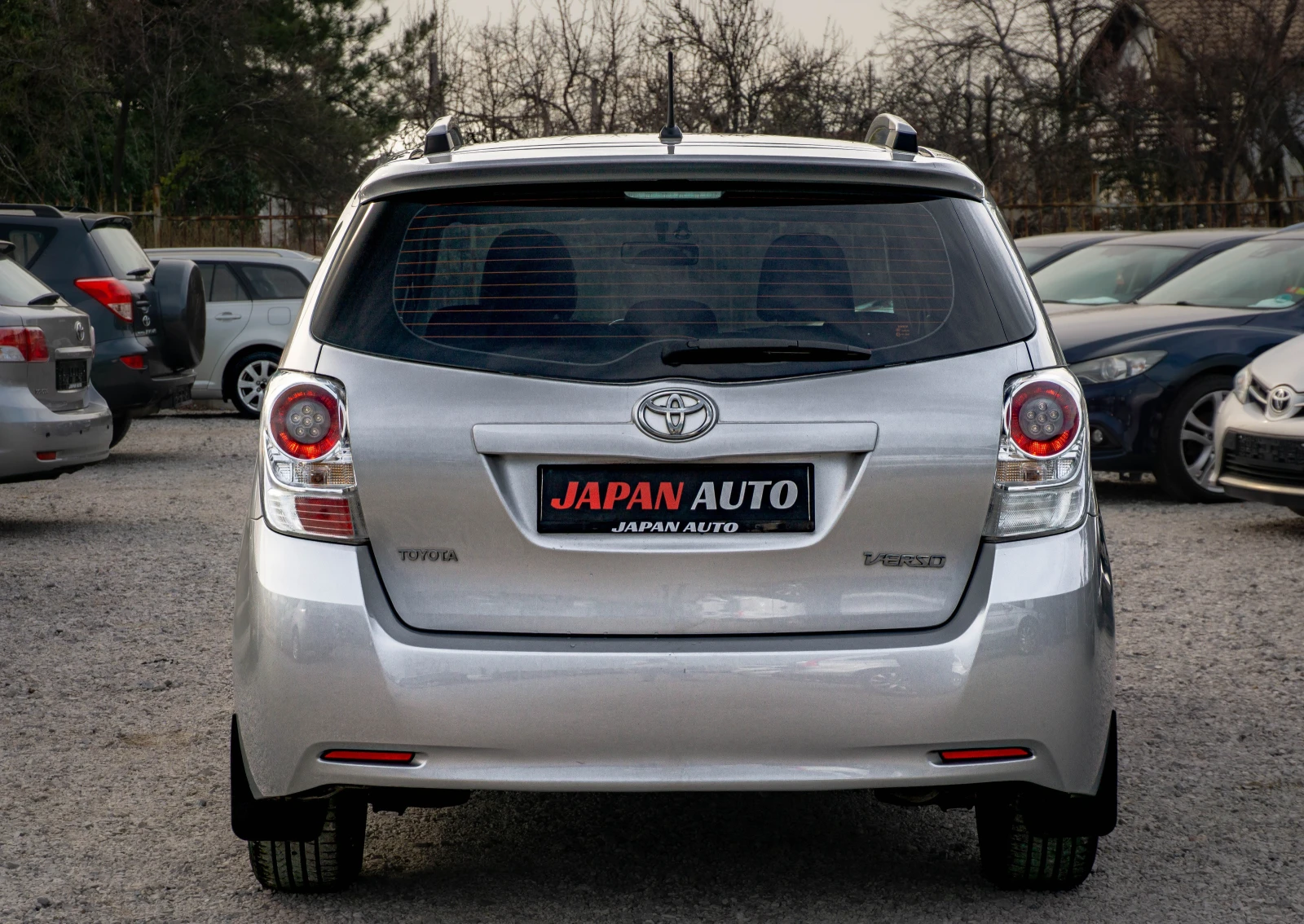 Toyota Verso 1.8 бензин С Гаранция! ТОП! БЕЗПЛАТНА ГО ЗА 1Г. - изображение 5