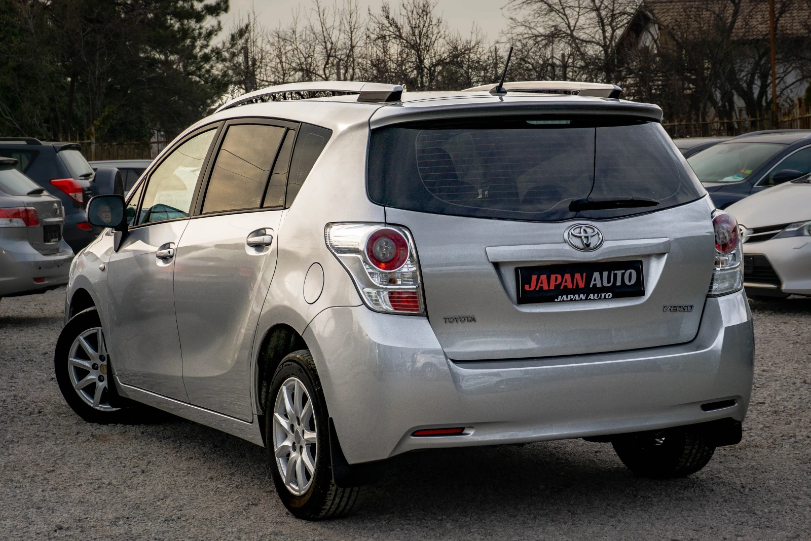 Toyota Verso 1.8 бензин С Гаранция! ТОП! БЕЗПЛАТНА ГО ЗА 1Г. - изображение 6