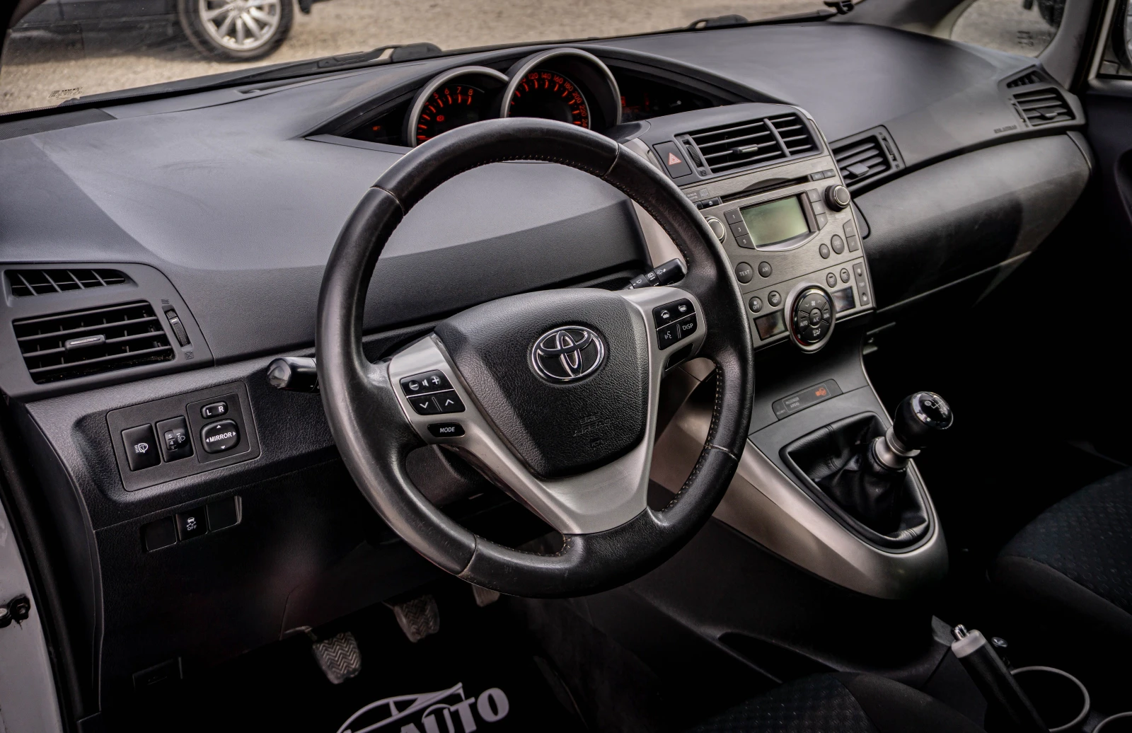 Toyota Verso 1.8 бензин С Гаранция! ТОП! БЕЗПЛАТНА ГО ЗА 1Г. - изображение 7