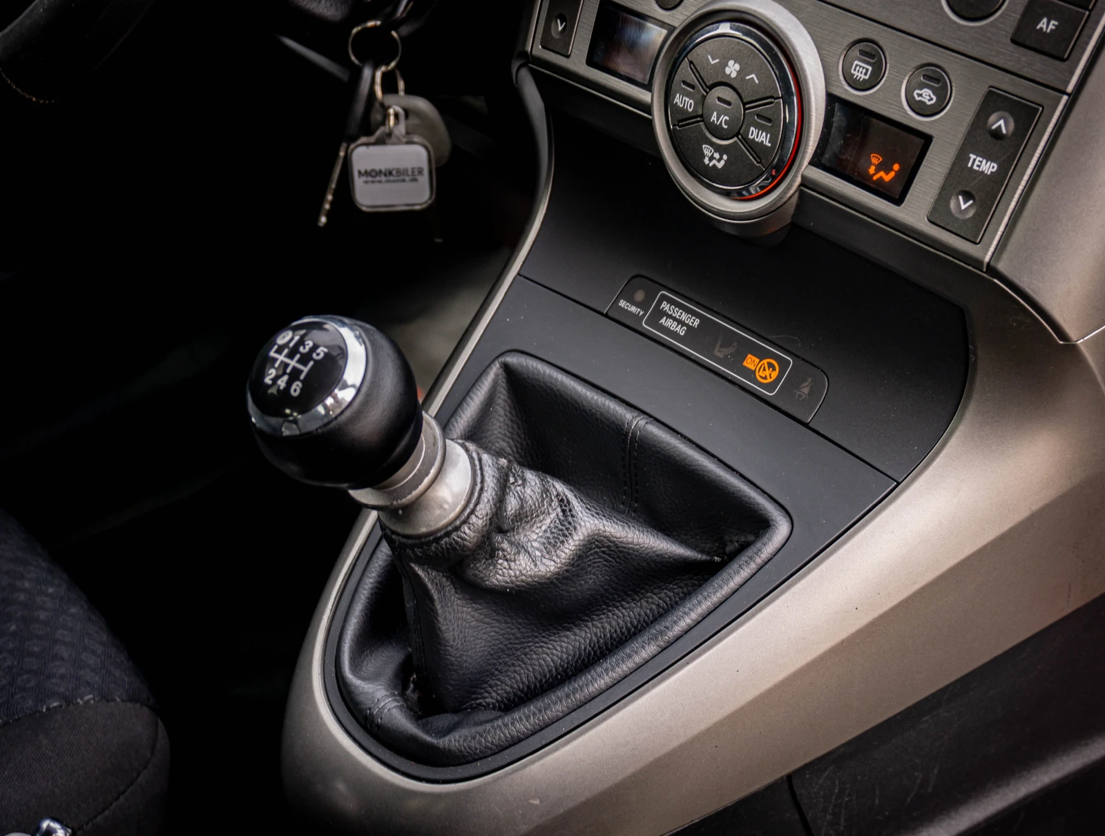 Toyota Verso 1.8 бензин С Гаранция! ТОП! БЕЗПЛАТНА ГО ЗА 1Г., снимка 12 - Автомобили и джипове - 53717932