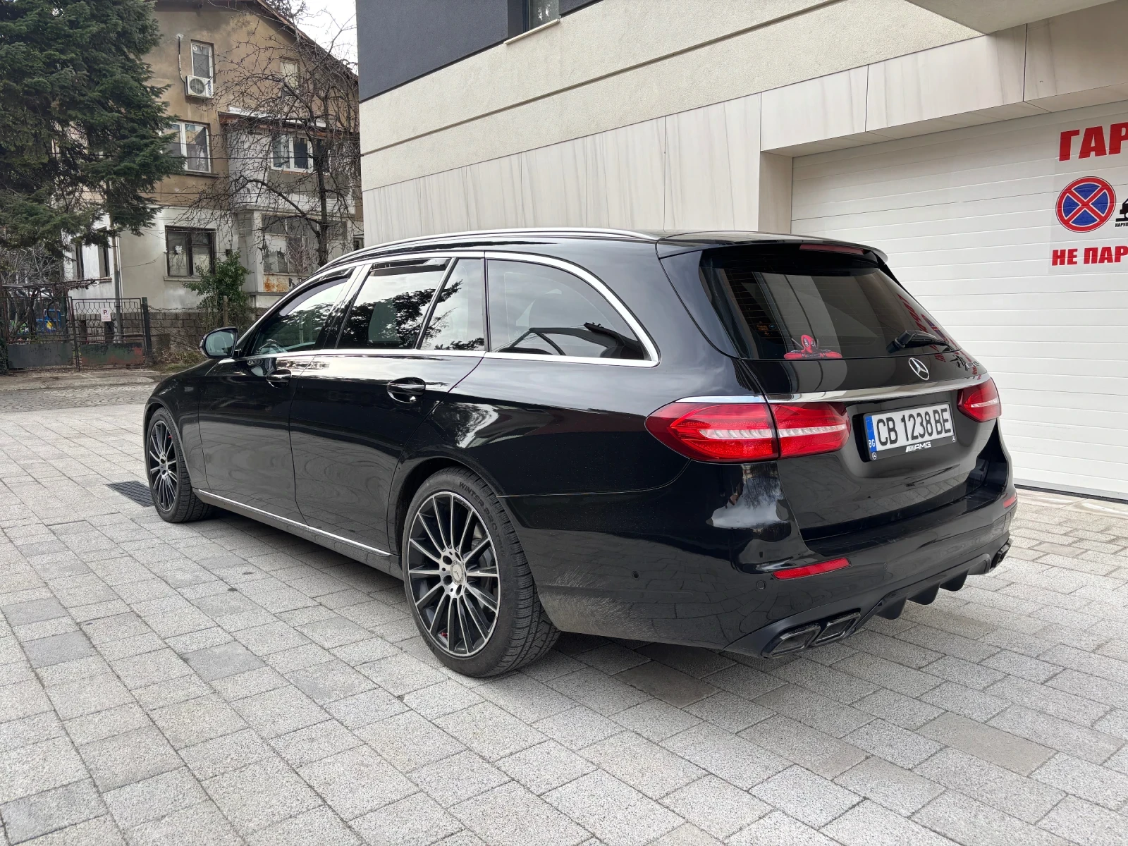 Mercedes-Benz E 220, снимка 3 - Автомобили и джипове - 53930129