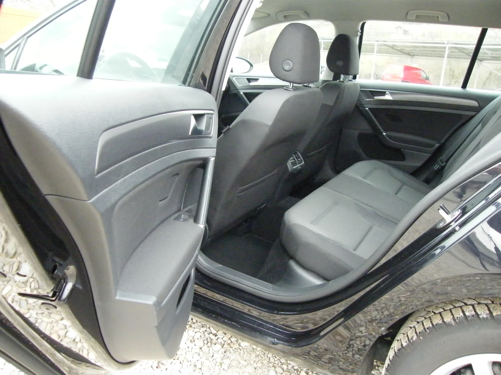 VW Golf 1.6TDI DSG EURO6D, снимка 12 - Автомобили и джипове - 53963910