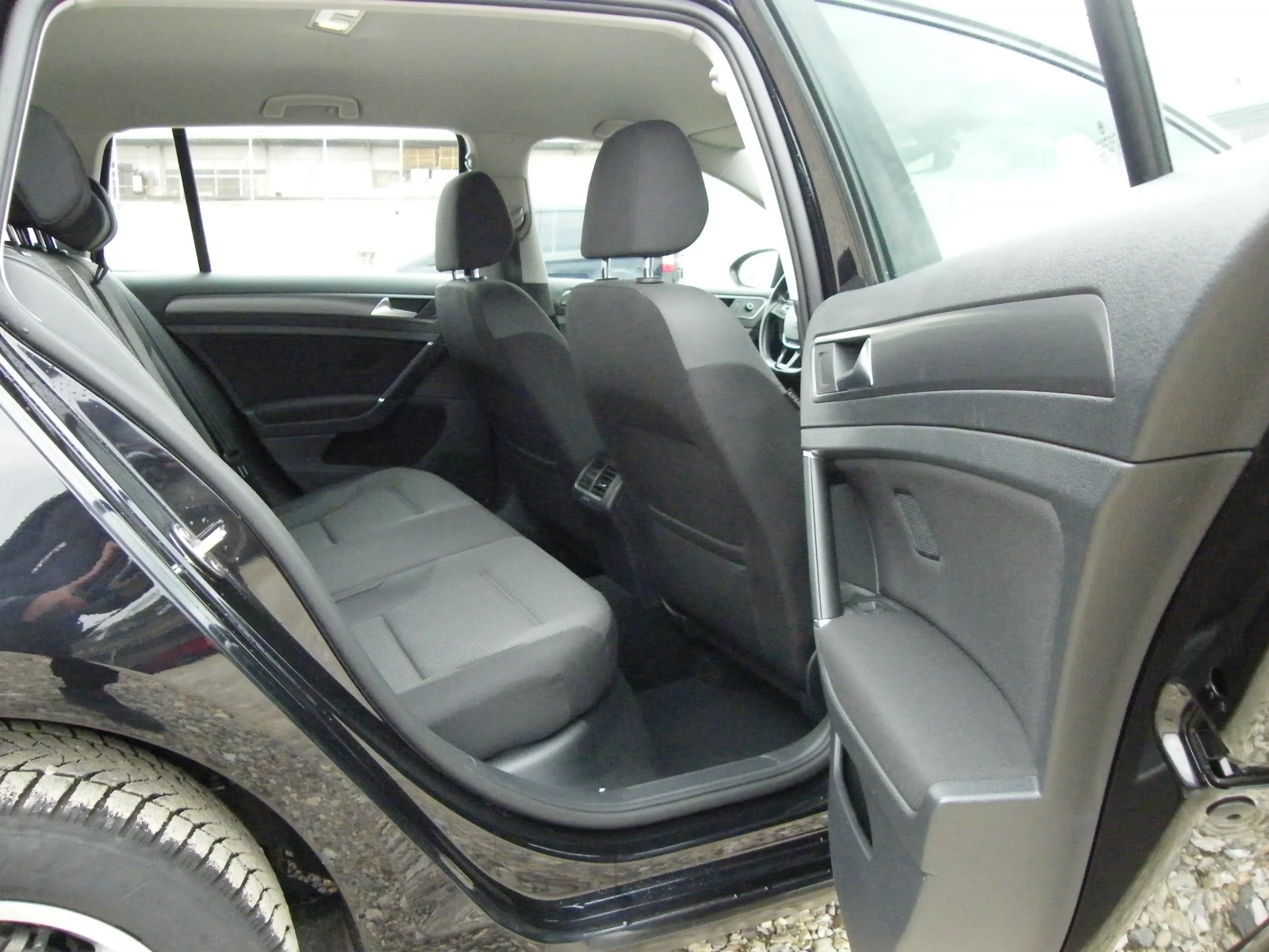 VW Golf 1.6TDI DSG EURO6D, снимка 14 - Автомобили и джипове - 53963910