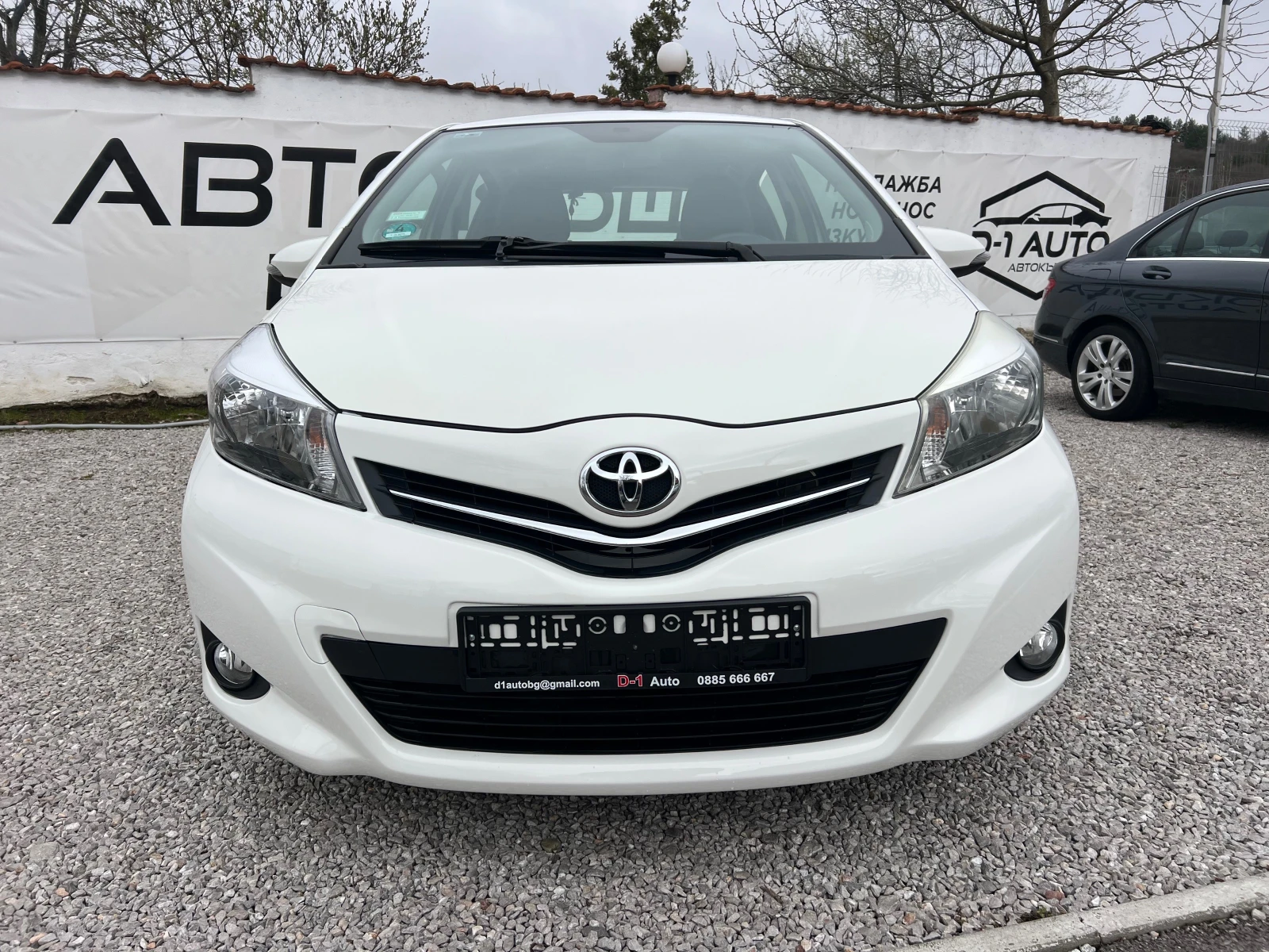 Toyota Yaris 1.3-АВТОМАТИК, снимка 2 - Автомобили и джипове - 54033449