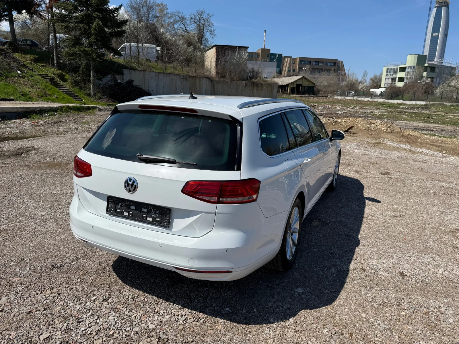 VW Passat 2.0 TDi, снимка 7 - Автомобили и джипове - 54116781