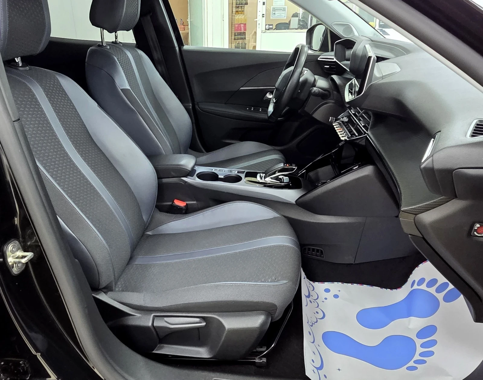 Peugeot 2008 52KWh/Allure/Navi/Kamera, снимка 12 - Автомобили и джипове - 54359599