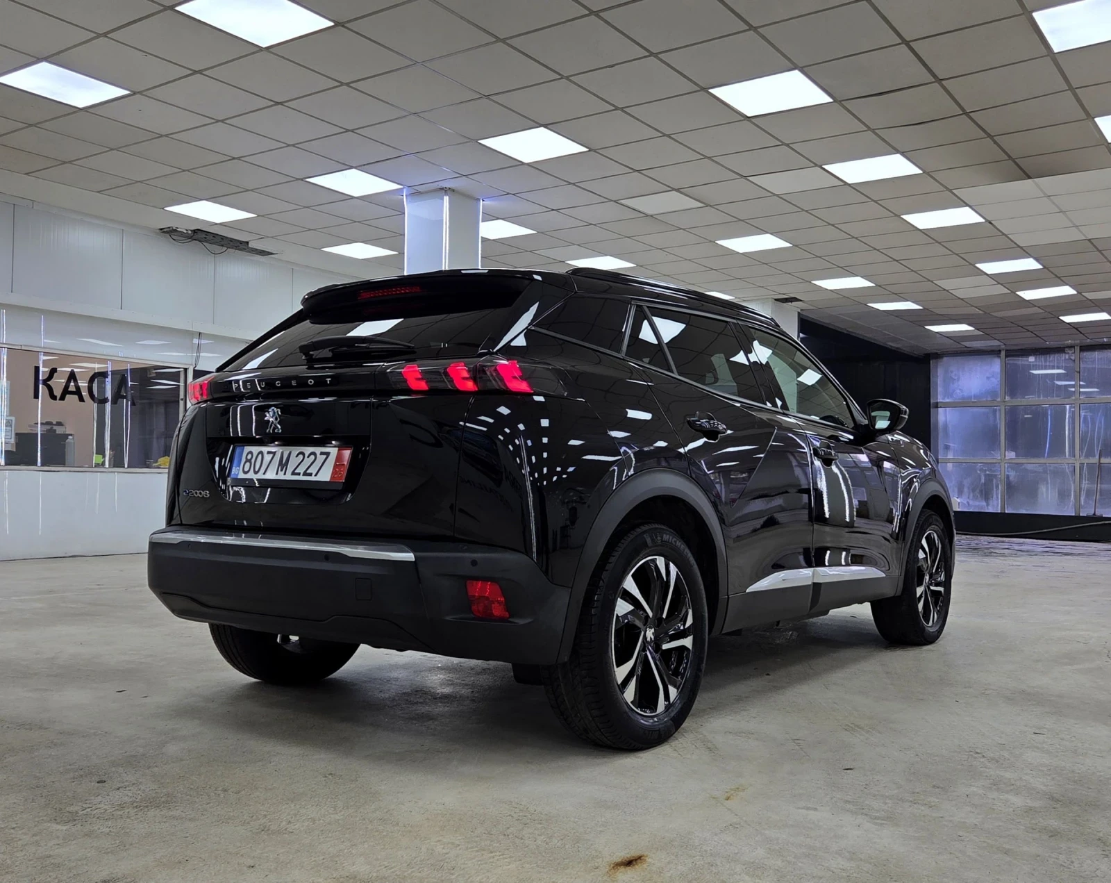 Peugeot 2008 52KWh/Allure/Navi/Kamera, снимка 3 - Автомобили и джипове - 54359599