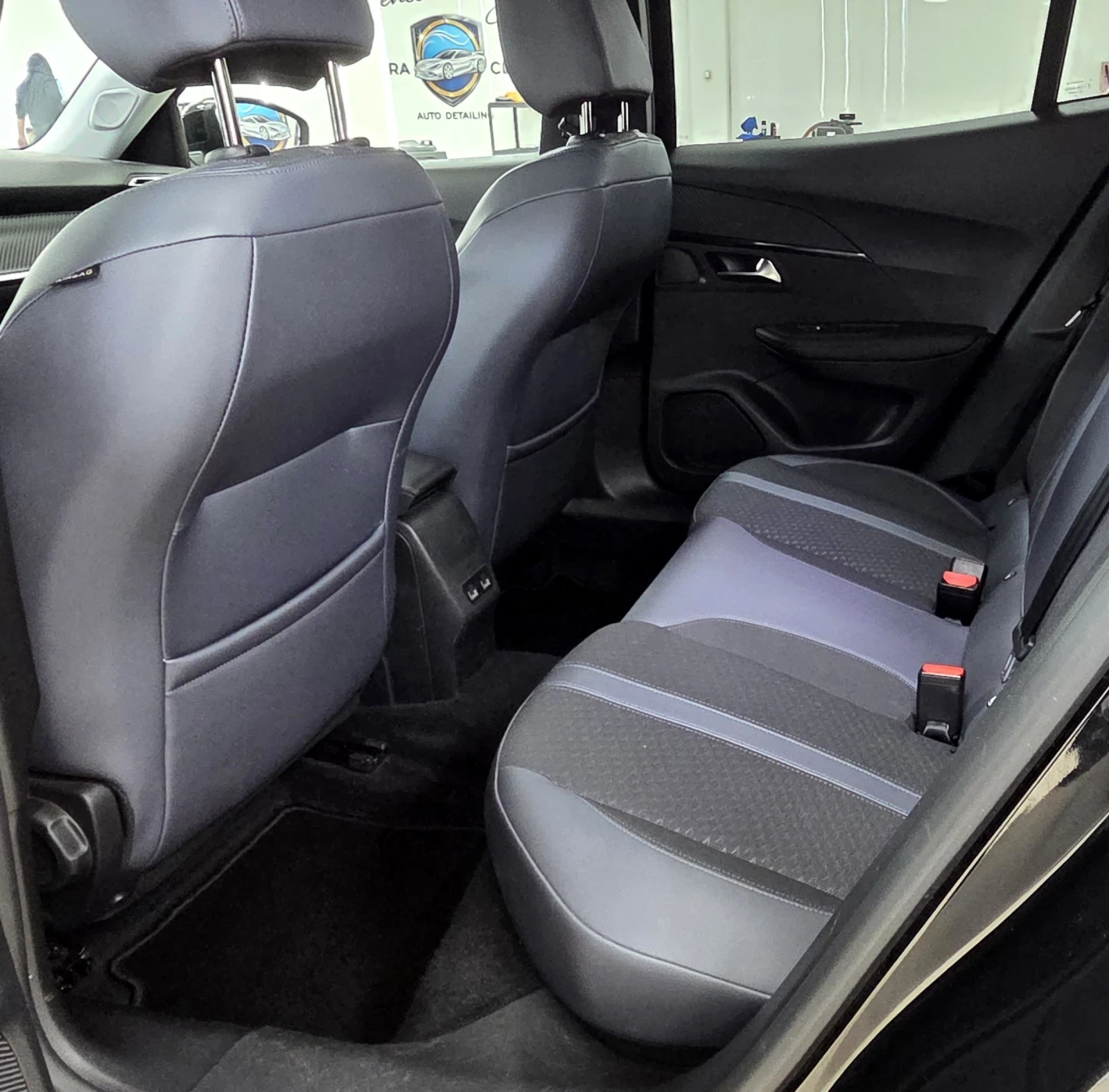 Peugeot 2008 52KWh/Allure/Navi/Kamera, снимка 10 - Автомобили и джипове - 54359599