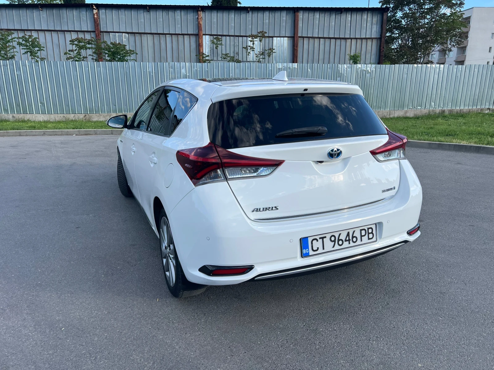 Toyota Auris Hybrid Sol Extra, снимка 3 - Автомобили и джипове - 54555816