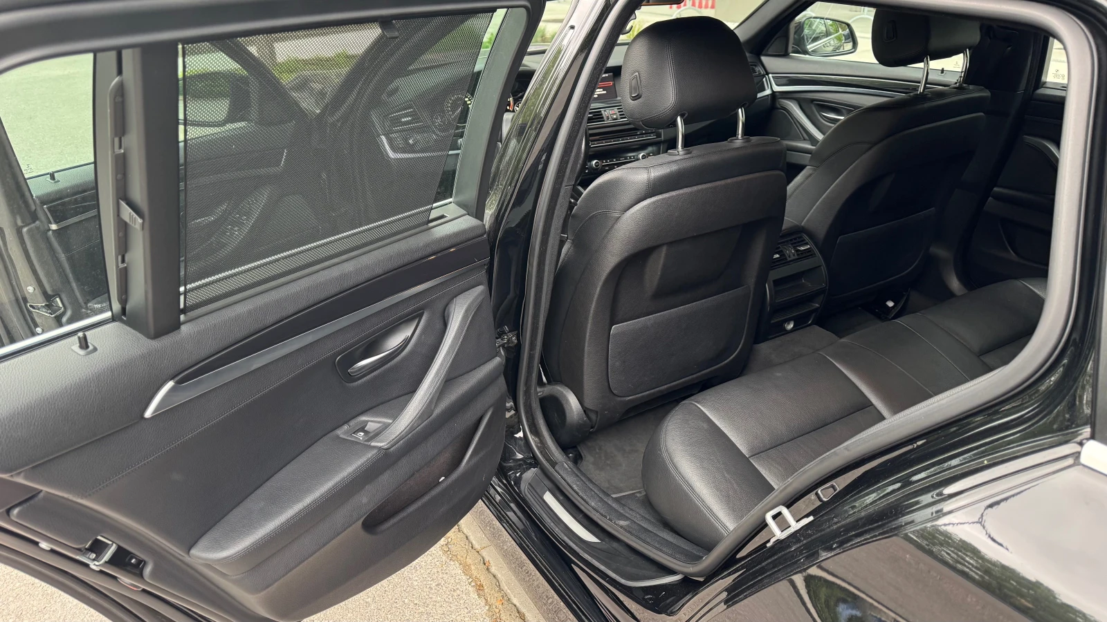 BMW 520 520d x-drive touring, снимка 11 - Автомобили и джипове - 54812015