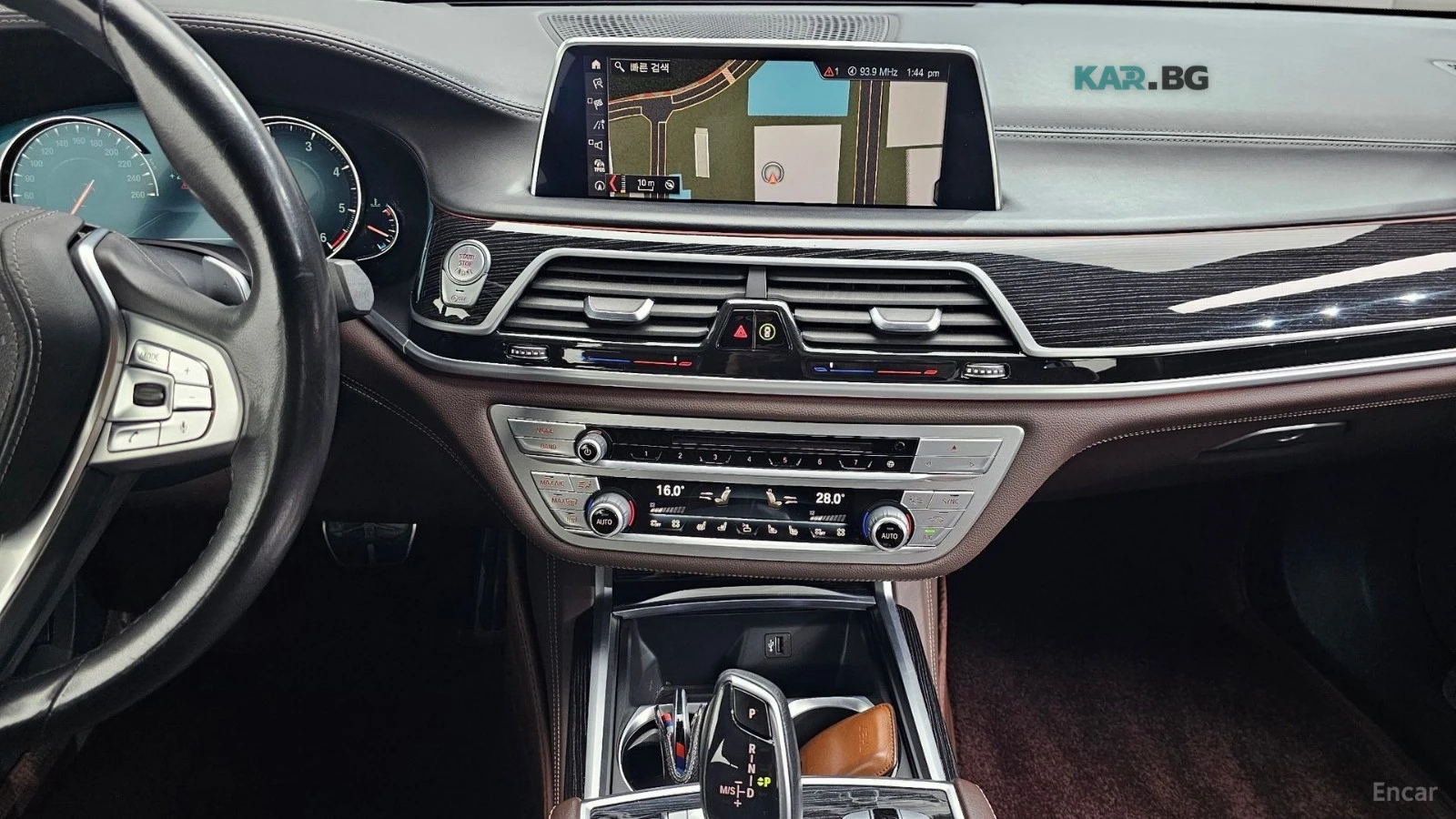 BMW 740 M-SPORT/HUD/360/DISTRONIC/XDRIVE, снимка 9 - Автомобили и джипове - 54814094