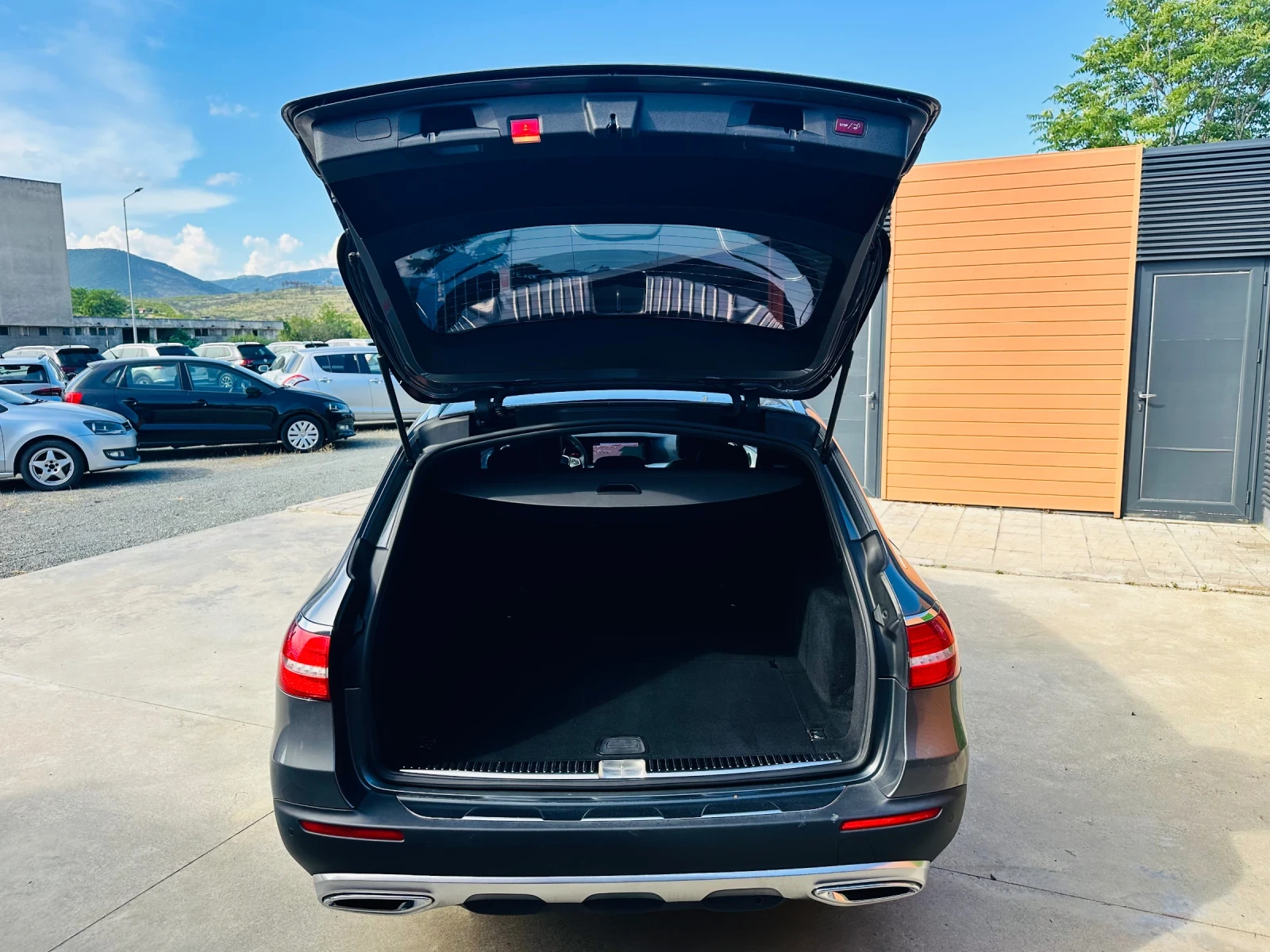 Mercedes-Benz E 350 ALLTERRAIN/4-matic/Distronic/Navi, снимка 13 - Автомобили и джипове - 54881598