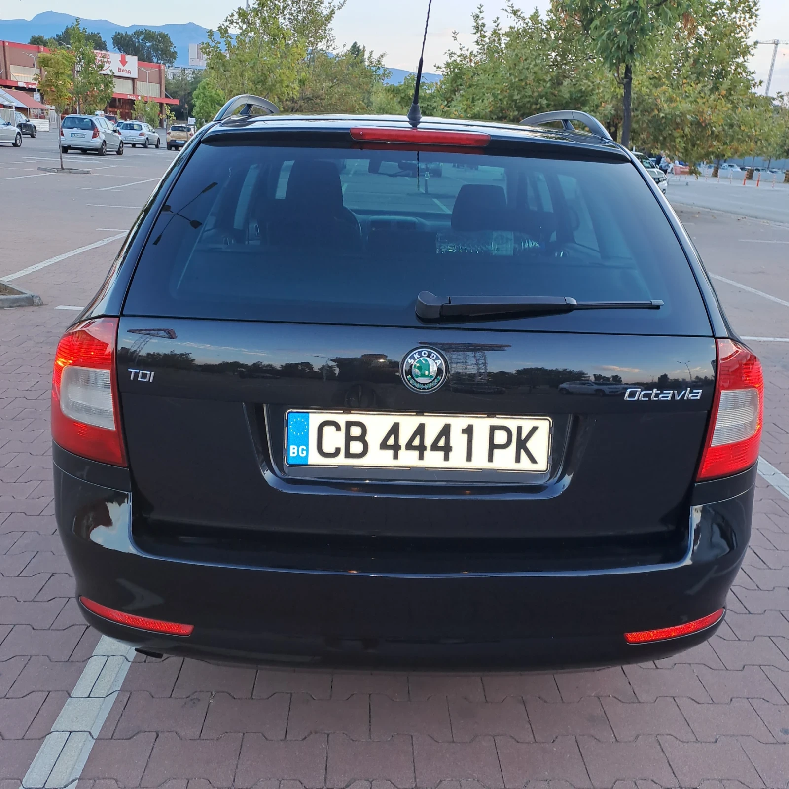 Skoda Octavia 1.6tdi, снимка 5 - Автомобили и джипове - 55859390