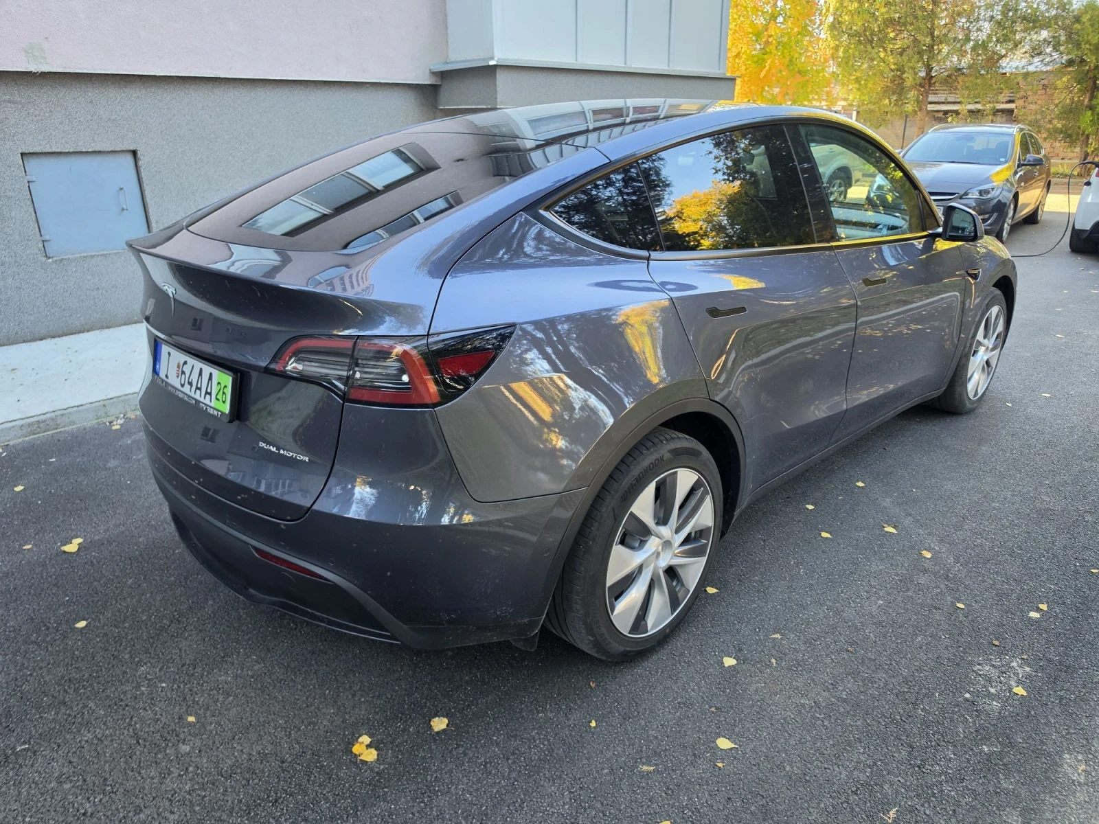 Tesla Model Y LR AWD Enhanced Autopilot , снимка 5 - Автомобили и джипове - 56722258