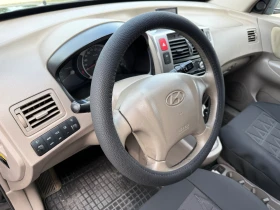 Hyundai Tucson 2.0 CRDi / 4X4 / AVTOMAT / KOJA / CAMERA/ ОБСЛУЖЕН, снимка 9