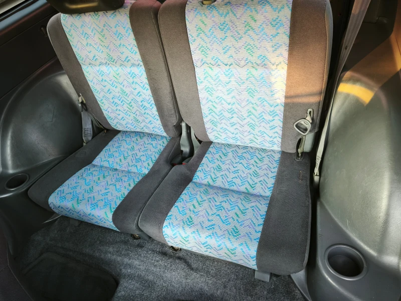 Toyota Rav4 2.0i, снимка 10 - Автомобили и джипове - 52341066