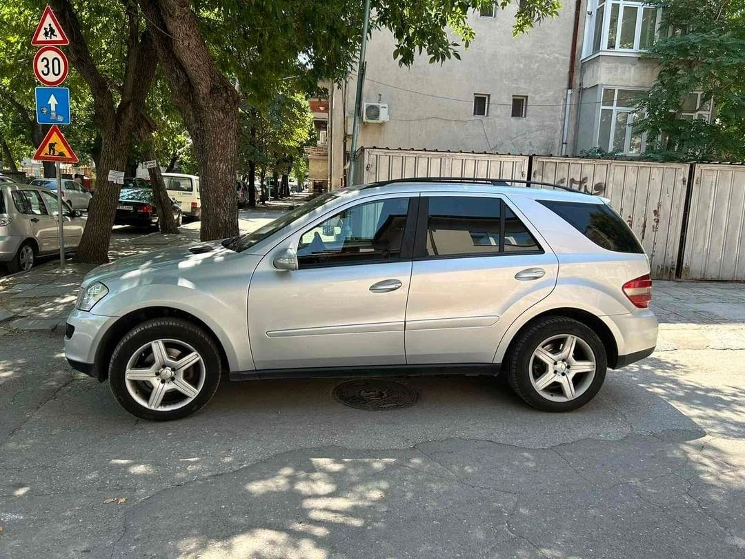 Mercedes-Benz ML 320 Джип - изображение 2