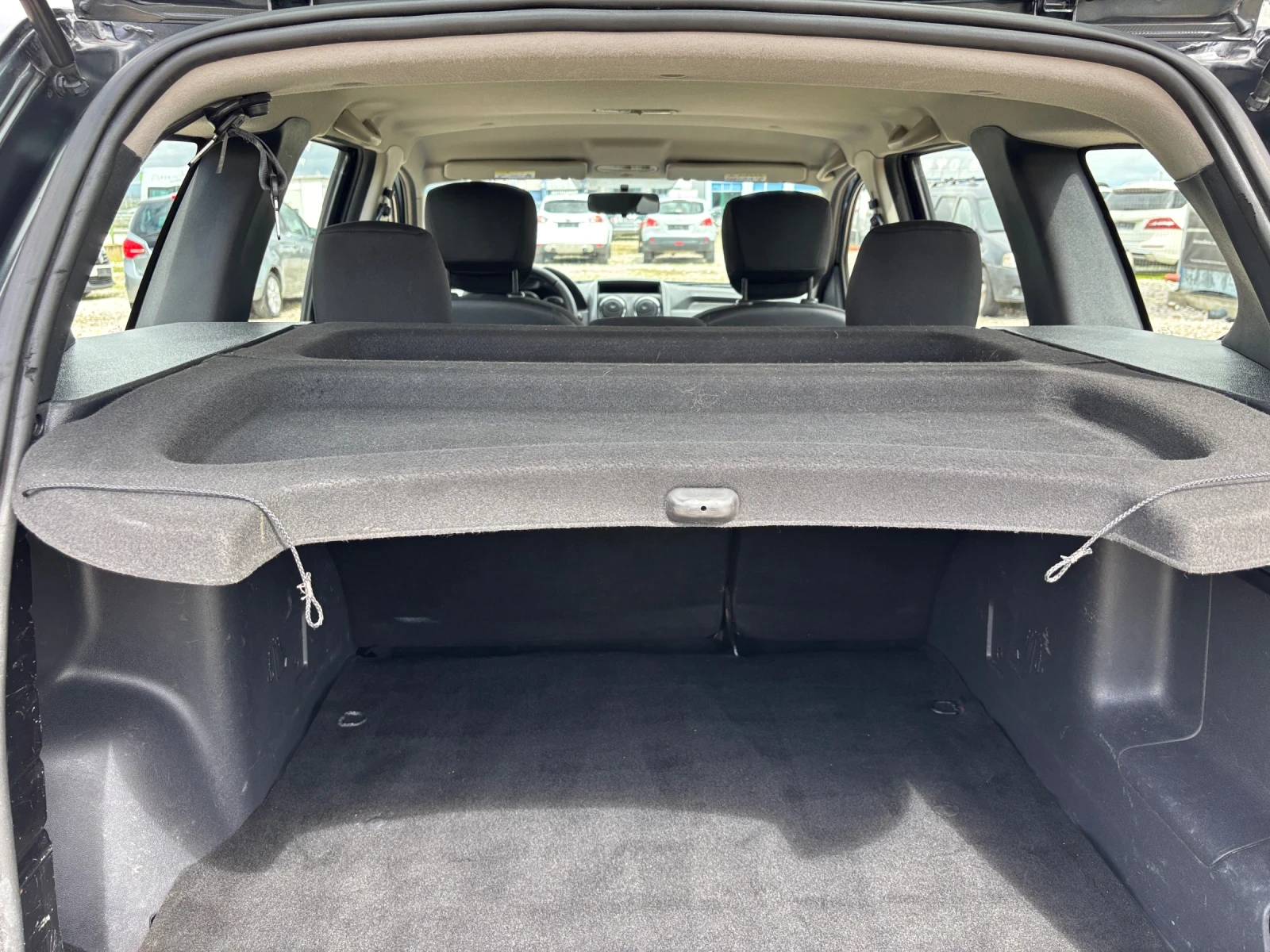 Dacia Duster 1.5 DCI, снимка 15 - Автомобили и джипове - 54078871