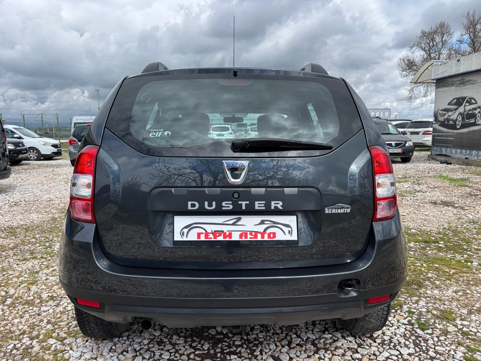 Dacia Duster 1.5 DCI, снимка 7 - Автомобили и джипове - 54078871