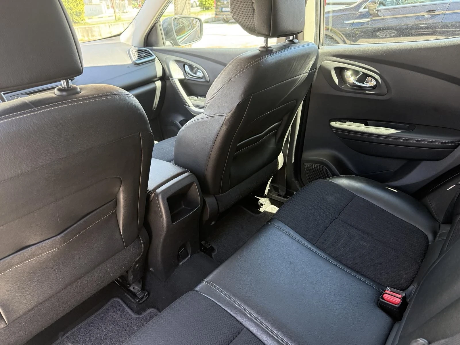 Renault Kadjar, снимка 9 - Автомобили и джипове - 54160410