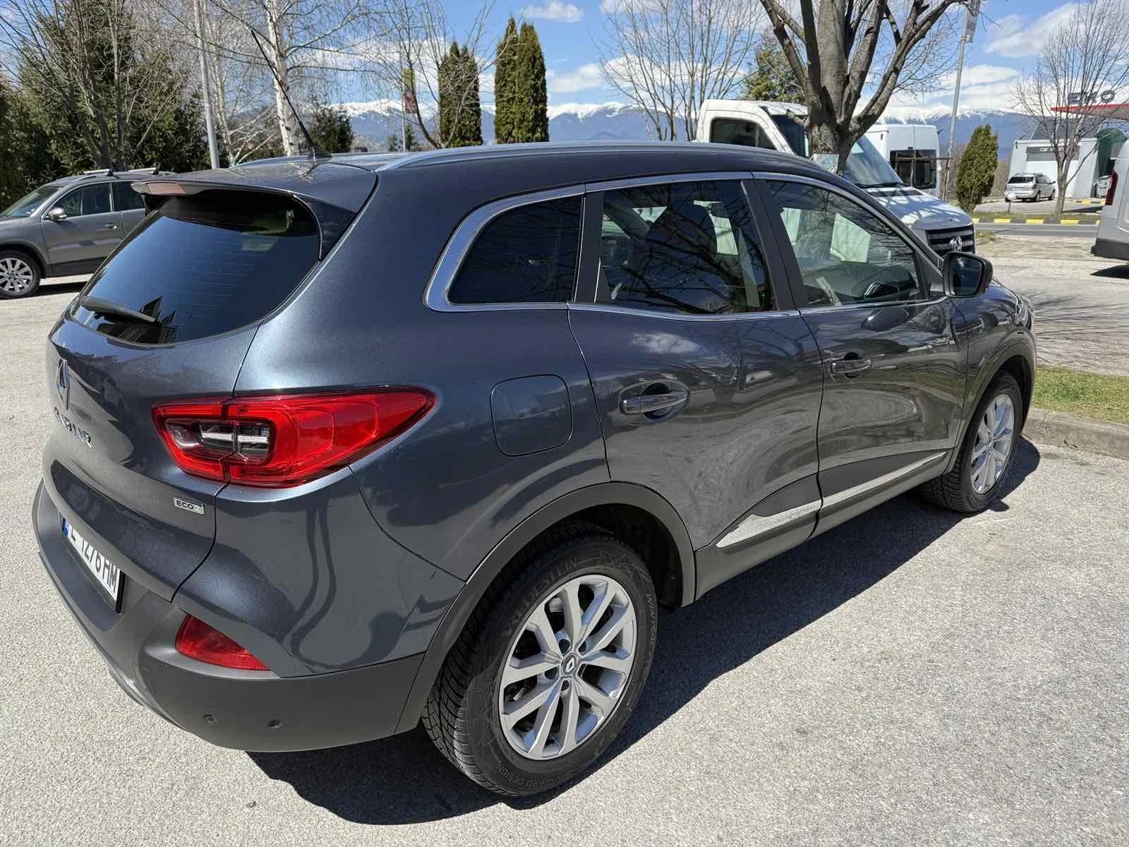 Renault Kadjar, снимка 4 - Автомобили и джипове - 54160410