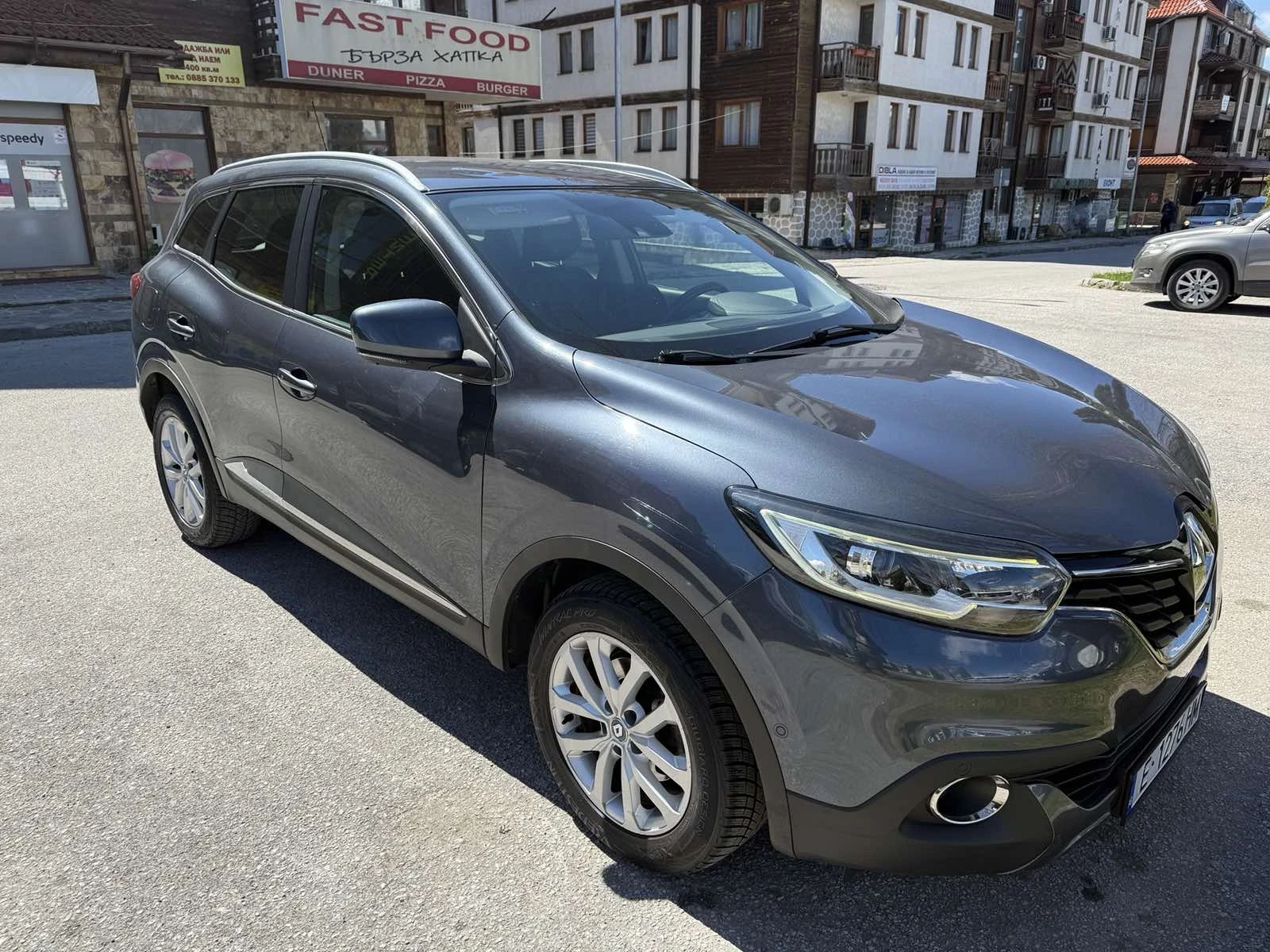 Renault Kadjar, снимка 2 - Автомобили и джипове - 54160410