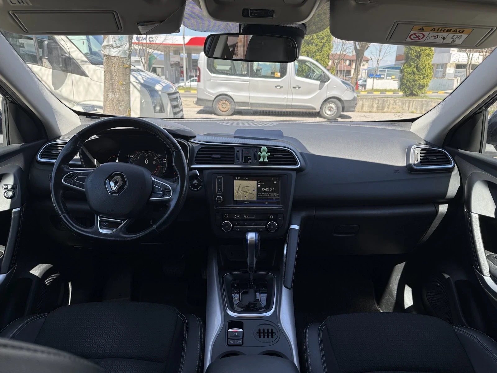 Renault Kadjar, снимка 7 - Автомобили и джипове - 54160410