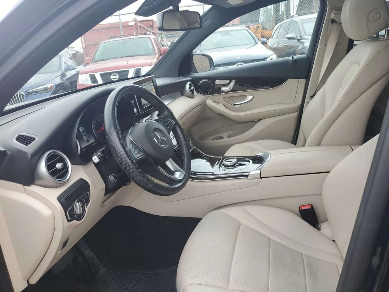 Mercedes-Benz GLC * 300 4MATIC Coupe * CARFAX * ЦЕНА ДО БГ, снимка 14 - Автомобили и джипове - 54429810