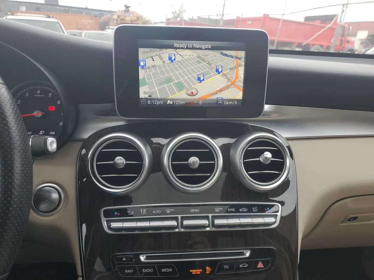 Mercedes-Benz GLC * 300 4MATIC Coupe * CARFAX * ЦЕНА ДО БГ, снимка 9 - Автомобили и джипове - 54429810