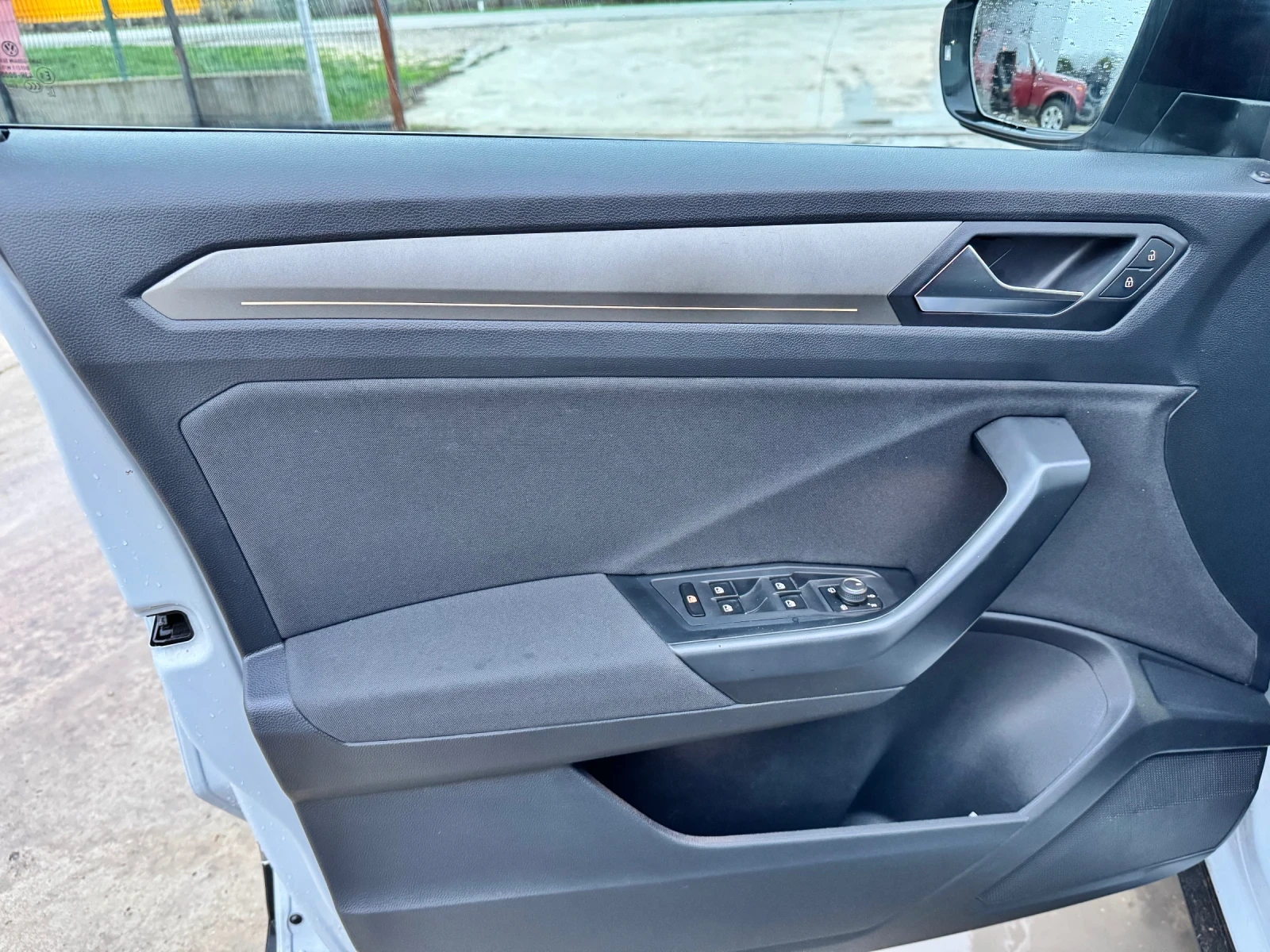 VW T-Roc 2.0 TDI 150к.с * Digital* * Car Play* , снимка 10 - Автомобили и джипове - 54647088