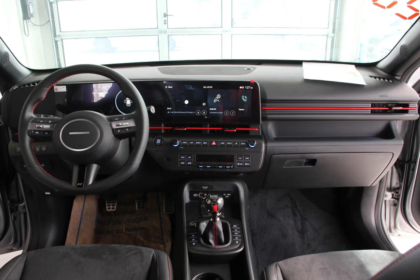 Hyundai Kona НОВ!T-GDi/101HP/N-LINE/360/NAVI/CPLAY/KLESS/425q, снимка 6 - Автомобили и джипове - 54959053